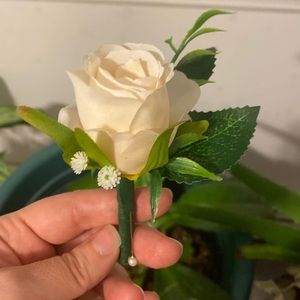Boutonnieres white rose